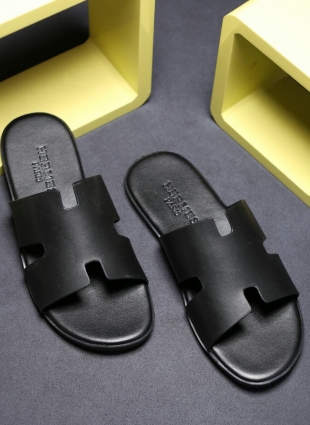 Hermès slippers black