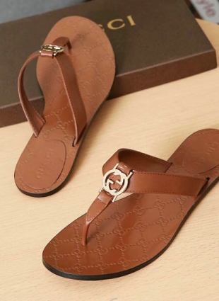 Gucci step-ins brown