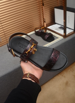 Gucci sandals burgundy