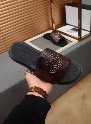 Gucci slippers burgundy