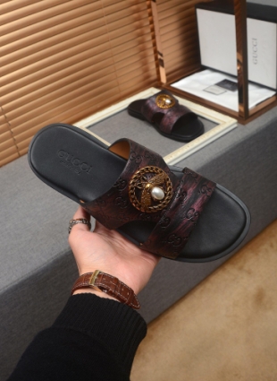 Gucci slippers burgundy