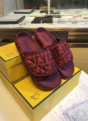 Fendi slippers burgundy