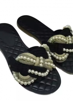 Chanel step-ins black