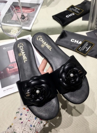 Chanel step-ins black