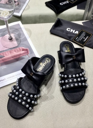 Chanel step-ins black