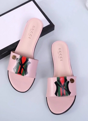 Gucci step-ins pink