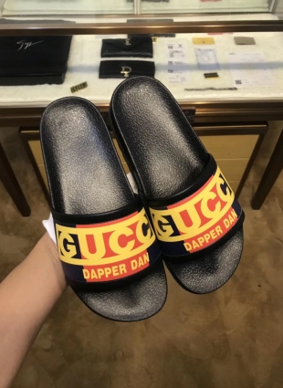 Gucci slippers black