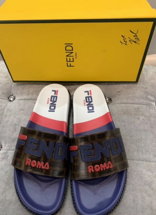 Fendi slippers multicolored