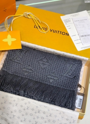 Louis Vuitton Logomania Scarf