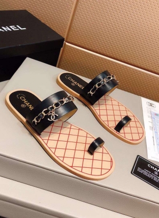 Chanel step-ins black