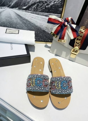 Gucci step-ins gray