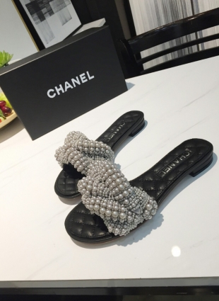 Chanel step-ins gray