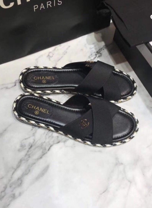 Chanel step-ins black