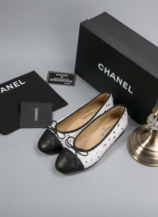 Chanel shoes white and black