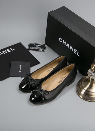 Chanel shoes black