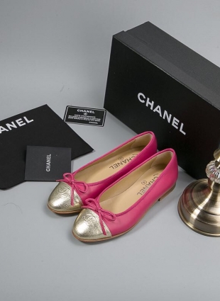 Chanel shoes pink and gold