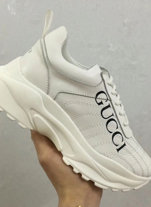 Gucci sneakers ivory