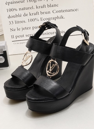 Louis Vuitton sandals black