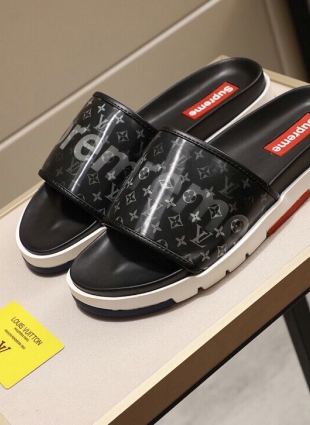 Supreme slippers black