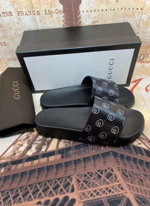 Gucci slippers black