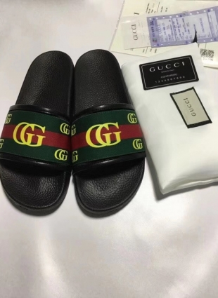 Gucci slippers black