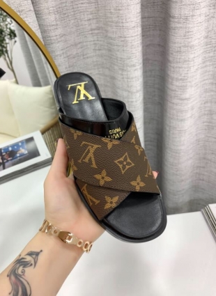 Louis Vuitton step-ins brown