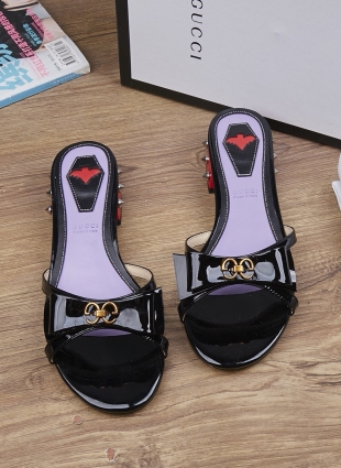 Gucci sandals black