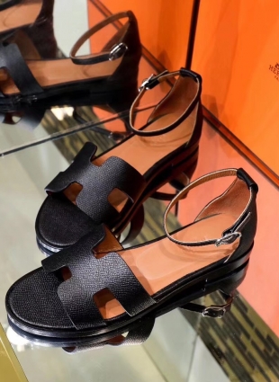 Hermès sandals black