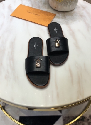 Louis Vuitton step-ins black