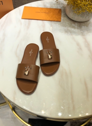 Louis Vuitton step-ins brown