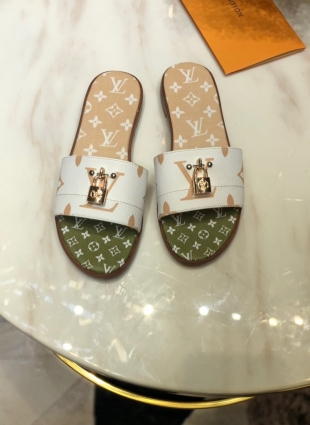Louis Vuitton step-ins multicolored