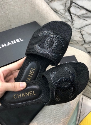 Chanel step-ins black