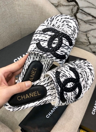 Chanel step-ins white and black