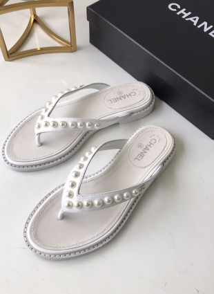 Chanel step-ins white