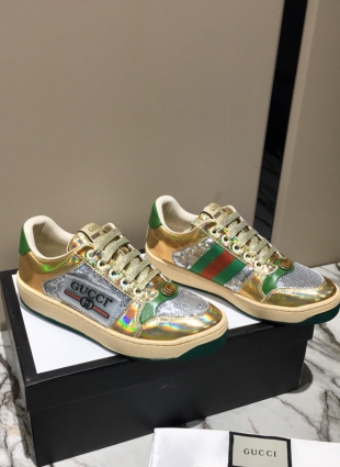 Gucci sneakers gold