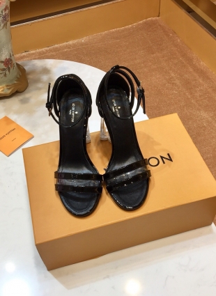 Louis Vuitton sandals black