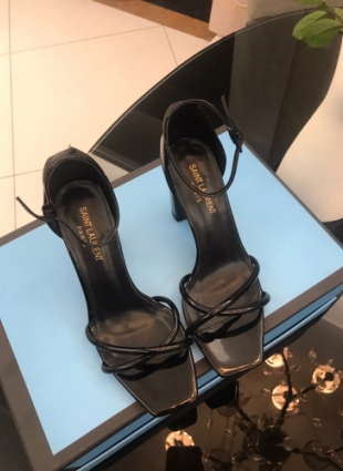 Yves Saint Laurent sandals black