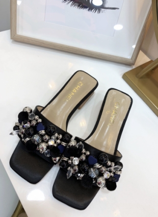 Chanel sandals black