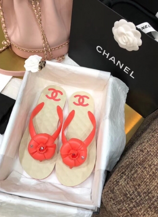 Chanel step-ins red