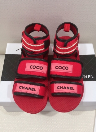 Chanel sandals red