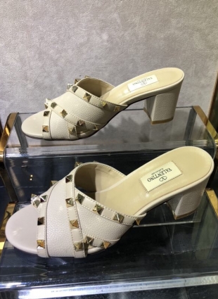 Valentino sandals beige