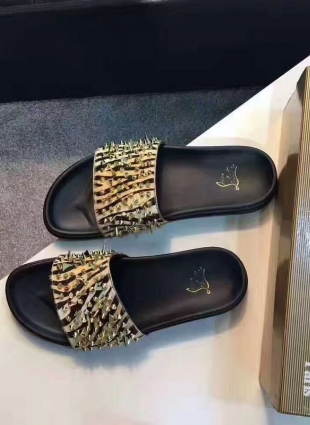 CL slippers