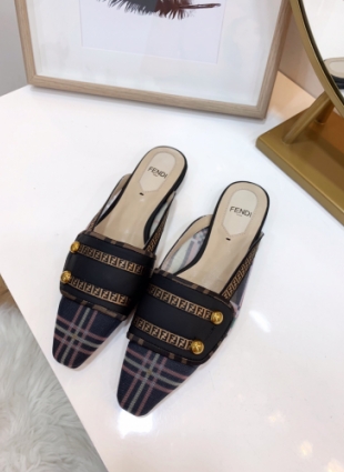 Fendi shoes black