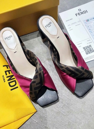 Fendi sandals brown and pink