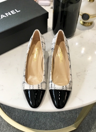 Chanel shoes black and white