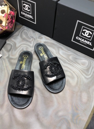 Chanel step-ins black