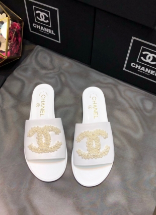 Chanel step-ins white