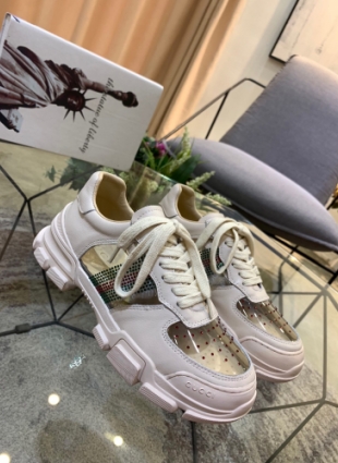 Gucci sneakers ivory