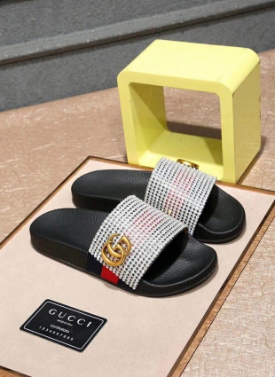 Gucci slippers with crystal