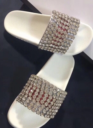 Gucci slippers with crystal
